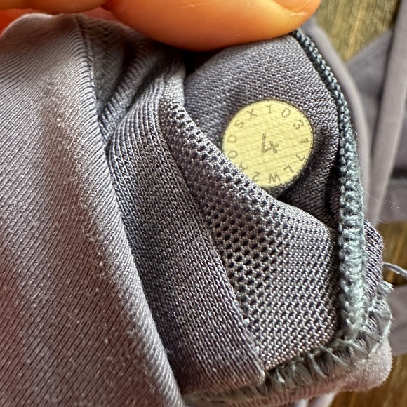 Lululemon sports bra size 4 purple color - Picture 5 of 6